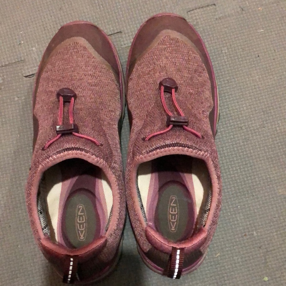 Keen water proof shoes size 8